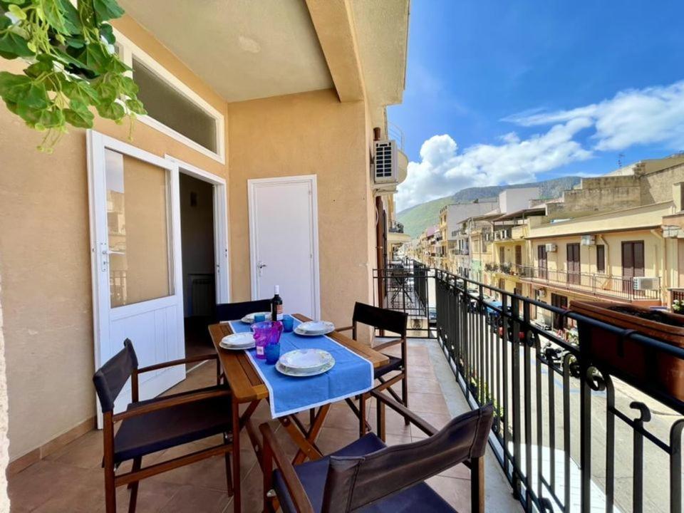 Apartment In The Center Terrasini Luaran gambar